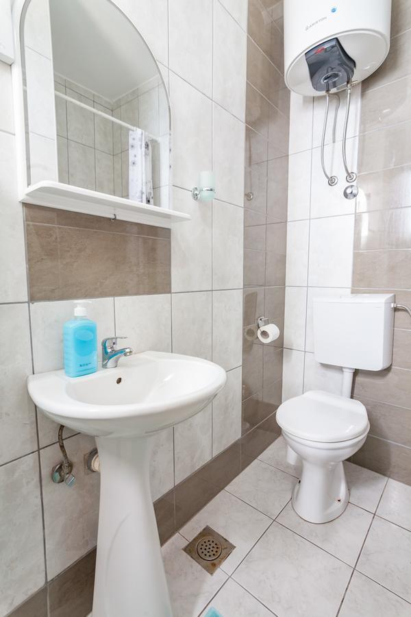 Vongola Apartman Utjeha Kültér fotó